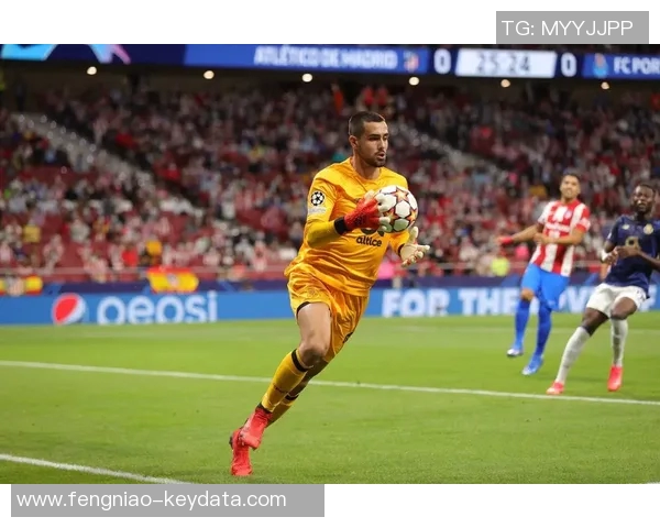 德甲惊天冷门波尔图4-0曼联引发全场震撼 德甲惊天冷门波尔图4-0曼联引发全场震撼