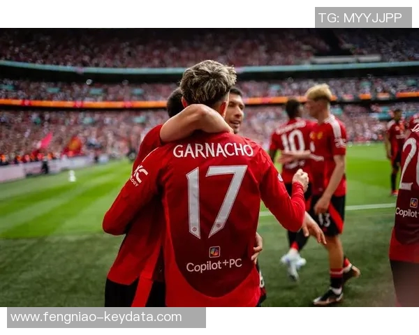 友谊赛精彩对决巴黎圣日耳曼险胜曼联红牌事件引发全场热议 友谊赛精彩对决巴黎圣日耳曼险胜曼联红牌事件引发全场热议