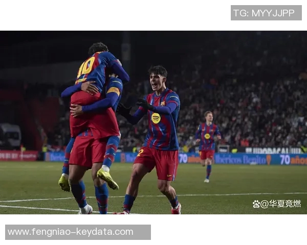 德甲焦点战巴萨与里昂互交白卷乌龙球引发全场争议判罚热议